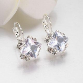 ゴーシャスにキラキラ★花柄に大粒ジルコニアダイヤモンド ピアス 両耳 ☆シルバー(ピアス)