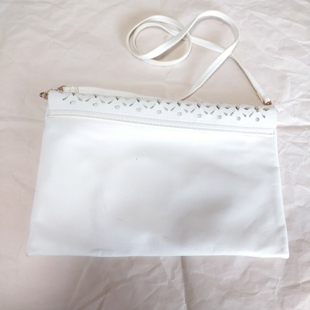 H&M(エイチアンドエム)の【送料込】H＆M　ショルダーバッグ（白） レディースのバッグ(ショルダーバッグ)の商品写真