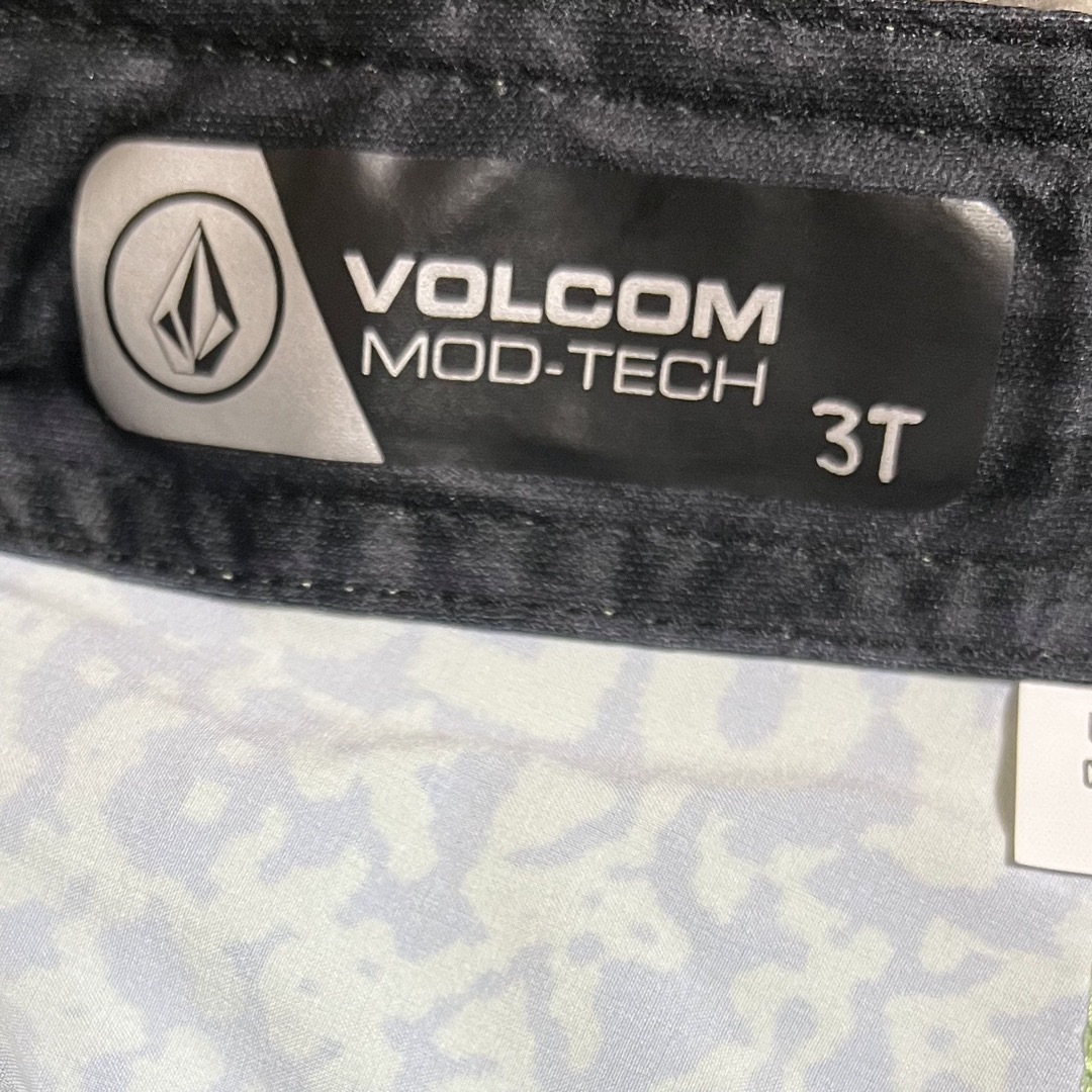 volcom(ボルコム)のVOLCOM  キッズ　水着　男の子 キッズ/ベビー/マタニティのキッズ服男の子用(90cm~)(水着)の商品写真