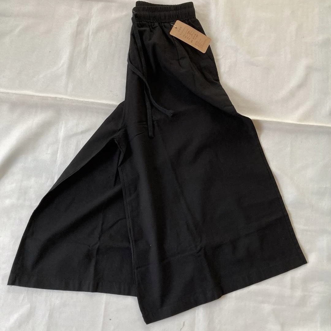 XL ワイドパンツ ガウチョパンツ ブラック 黒 大きいサイズ 綿 麻 涼しい レディースのパンツ(カジュアルパンツ)の商品写真