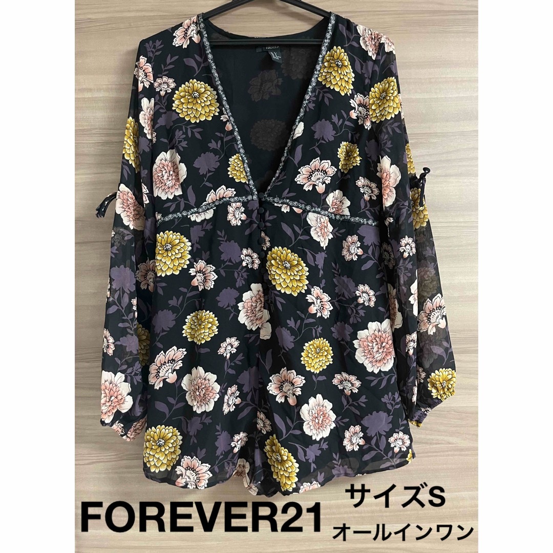 FOREVER 21(フォーエバートゥエンティーワン)の【FOREVER21】花柄長袖ショート丈オールインワン レディースのパンツ(オールインワン)の商品写真