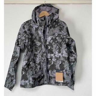 ザノースフェイス(THE NORTH FACE)の★海外 ノースフェイス　マウンテンパーカー　プリント柄S★ウインドブレーカー(ナイロンジャケット)