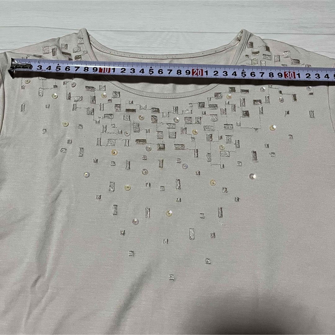 ジェーンモア　JANEMORE 長袖Tシャツ　ベージュ　M 刺繍　レーヨン　古着 レディースのトップス(Tシャツ(長袖/七分))の商品写真