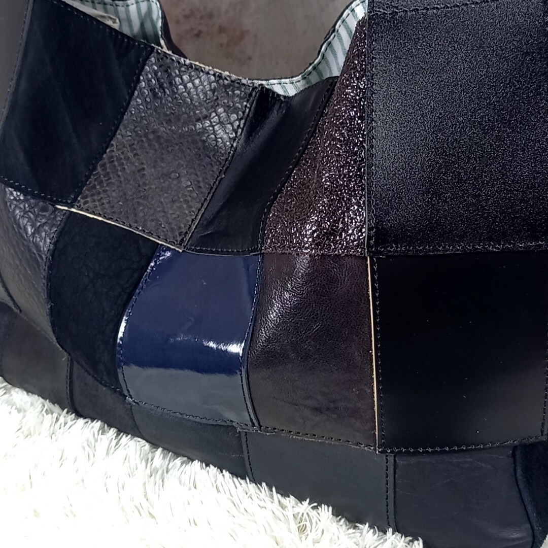 レザーパッチワーク　ハンドバッグ　レザー　スウェード　ブラック　黒　希少　マリア レディースのバッグ(ハンドバッグ)の商品写真