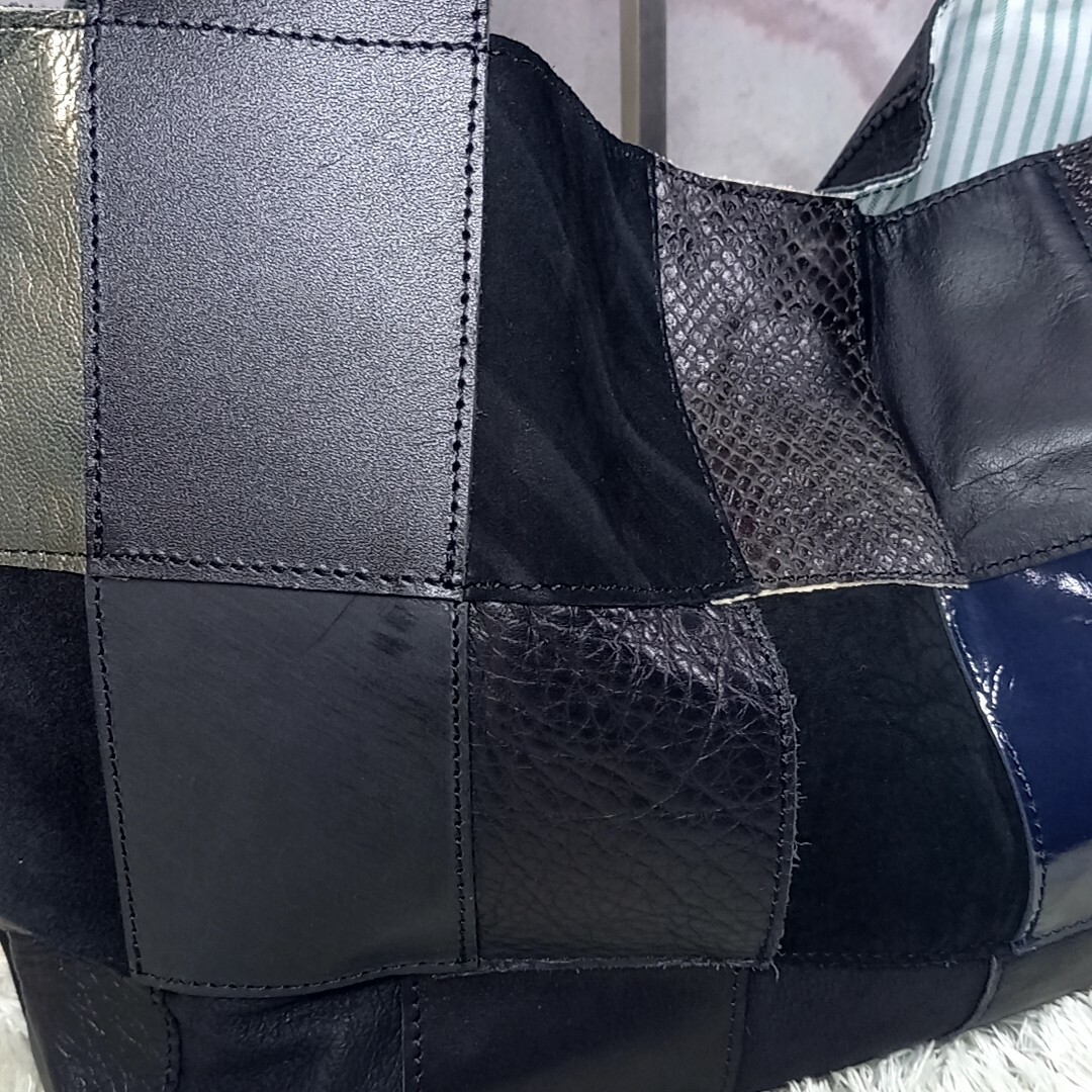 レザーパッチワーク　ハンドバッグ　レザー　スウェード　ブラック　黒　希少　マリア レディースのバッグ(ハンドバッグ)の商品写真