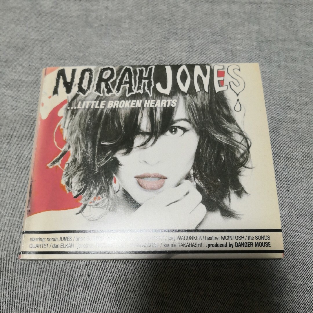 NORAH JONES LITTLE BROKEN HEARTS エンタメ/ホビーのCD(ジャズ)の商品写真