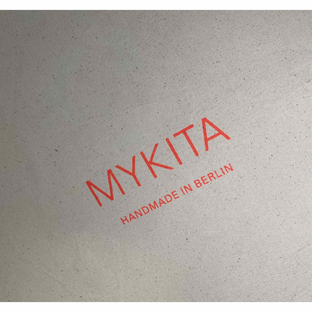 MYKITA(マイキータ)のMYKITA マイキータ イラスト ロゴ入りトートバッグ 新品未使用 メンズのバッグ(エコバッグ)の商品写真