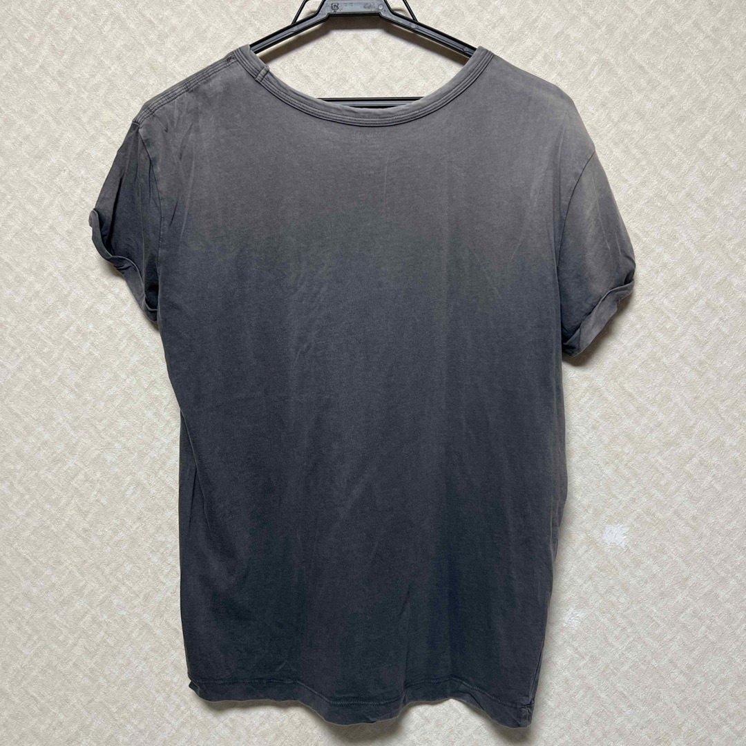 GU(ジーユー)の黒　脱色　ポケットつき　Tシャツ レディースのトップス(Tシャツ(半袖/袖なし))の商品写真