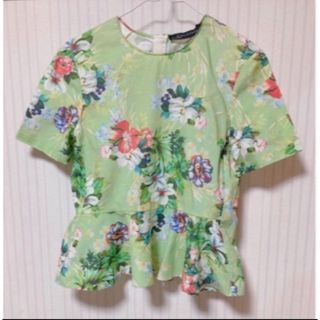 ザラ(ZARA)のZARA 花柄　ブラウス　シャツ(シャツ/ブラウス(半袖/袖なし))