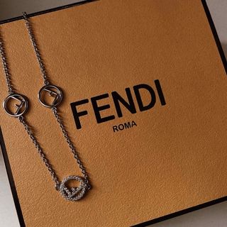 【美品】FENDIネックレス