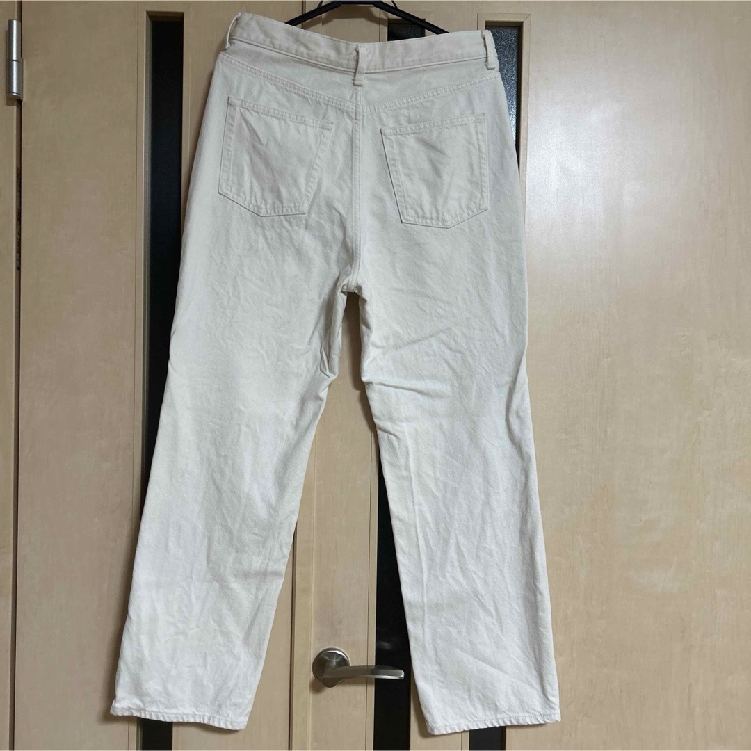 GU(ジーユー)のGU ハイウエストストレートジーンズ　XL ナチュラル レディースのパンツ(デニム/ジーンズ)の商品写真