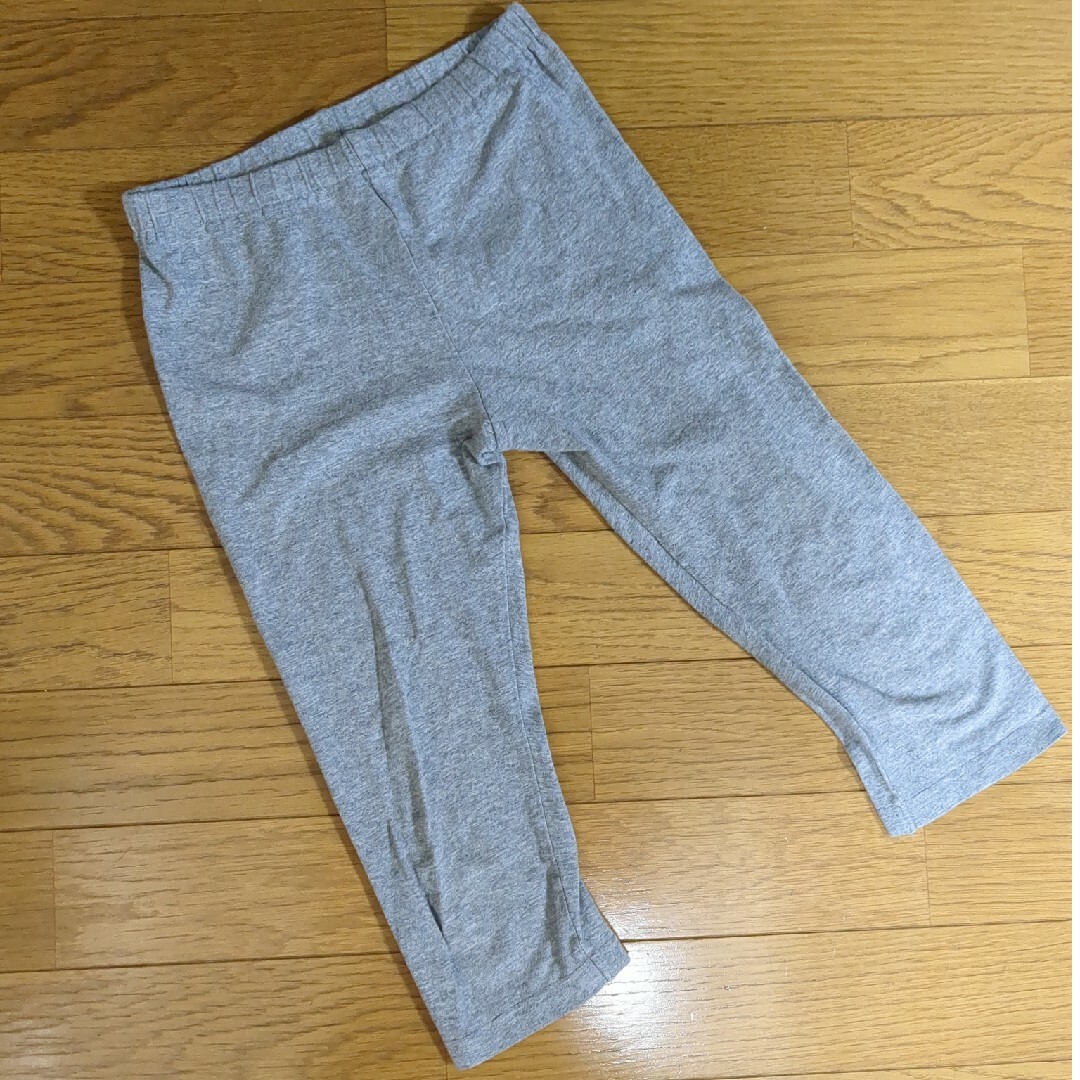 6分丈  レギンス　グレー　140 キッズ/ベビー/マタニティのキッズ服女の子用(90cm~)(パンツ/スパッツ)の商品写真