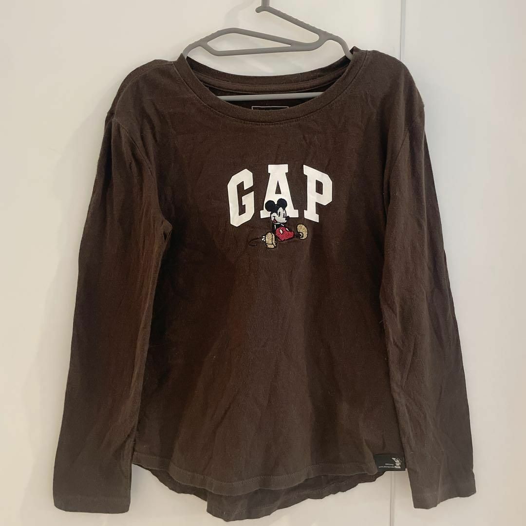 GAP Kids(ギャップキッズ)のGAP x Disney 長袖ロンTキッズSサイズ （114～130cm相当） キッズ/ベビー/マタニティのキッズ服男の子用(90cm~)(Tシャツ/カットソー)の商品写真