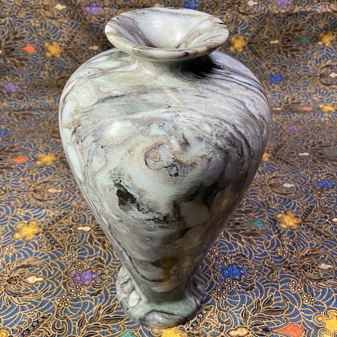 豪華なマーブル　大理石の花瓶　花入　置物 インテリア/住まい/日用品のインテリア小物(花瓶)の商品写真