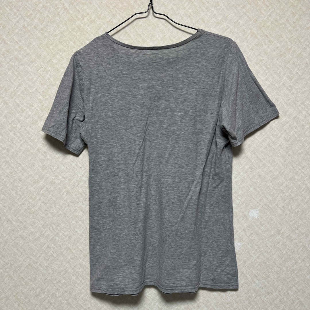 グレー　花柄　Tシャツ レディースのトップス(Tシャツ(半袖/袖なし))の商品写真