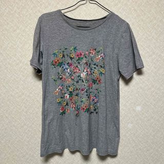 グレー　花柄　Tシャツ(Tシャツ(半袖/袖なし))