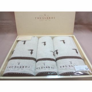 トラサルディ(Trussardi)のトラサルディ　フェイスタオル　2枚　ゲストタオル　１枚　内野(タオル/バス用品)