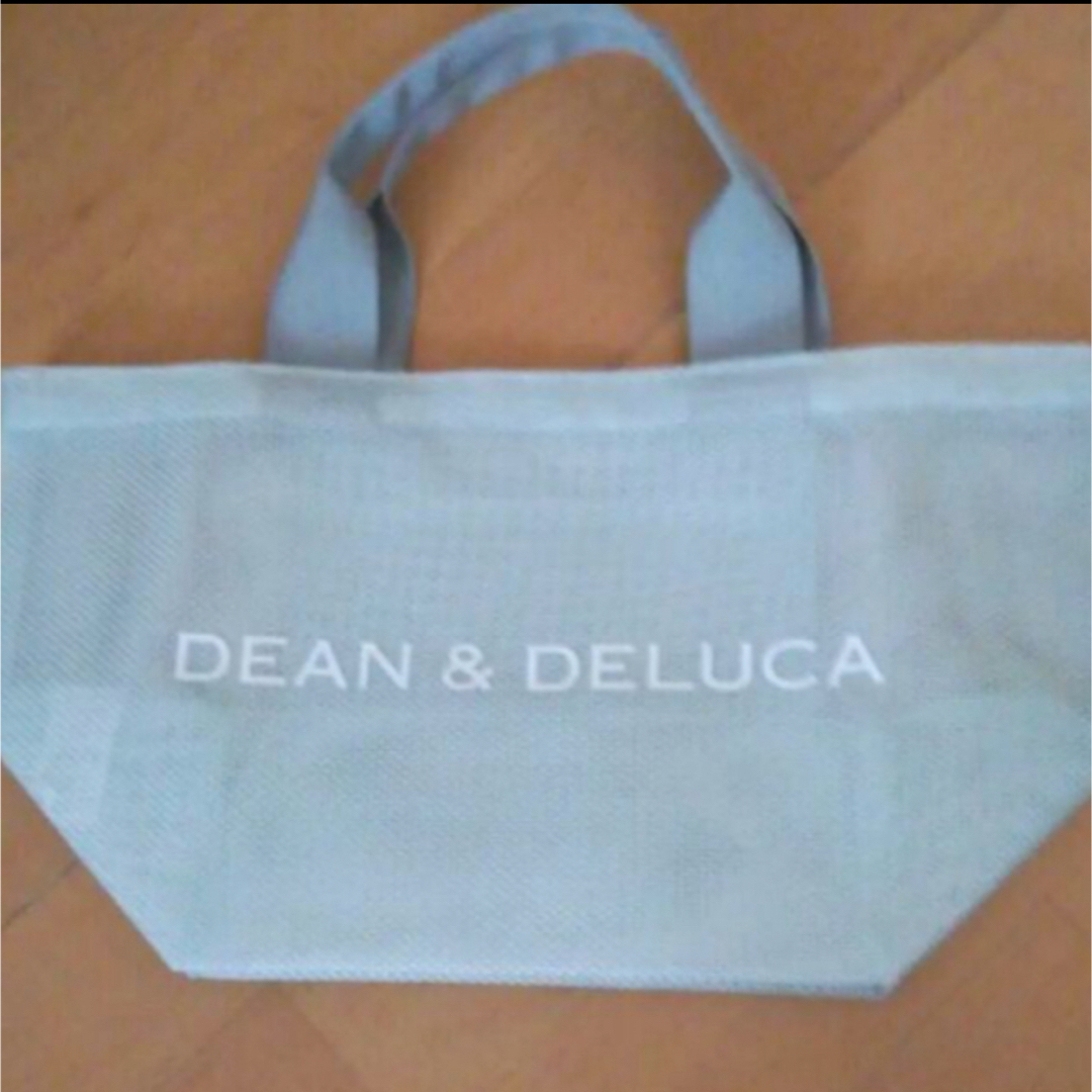 DEAN & DELUCA(ディーンアンドデルーカ)のDEAN & DELUCA のメッシュトートバッグ　 Sサイズ ミントブルー レディースのバッグ(トートバッグ)の商品写真