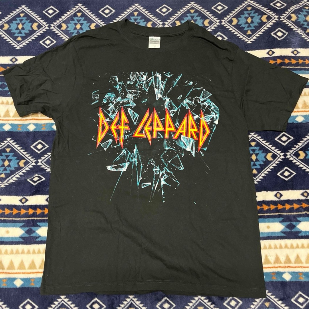 MUSIC TEE(ミュージックティー)のDEFLEPPARD デフレパード 半袖Tシャツ バンドTシャツ バンT レディースのトップス(Tシャツ(半袖/袖なし))の商品写真