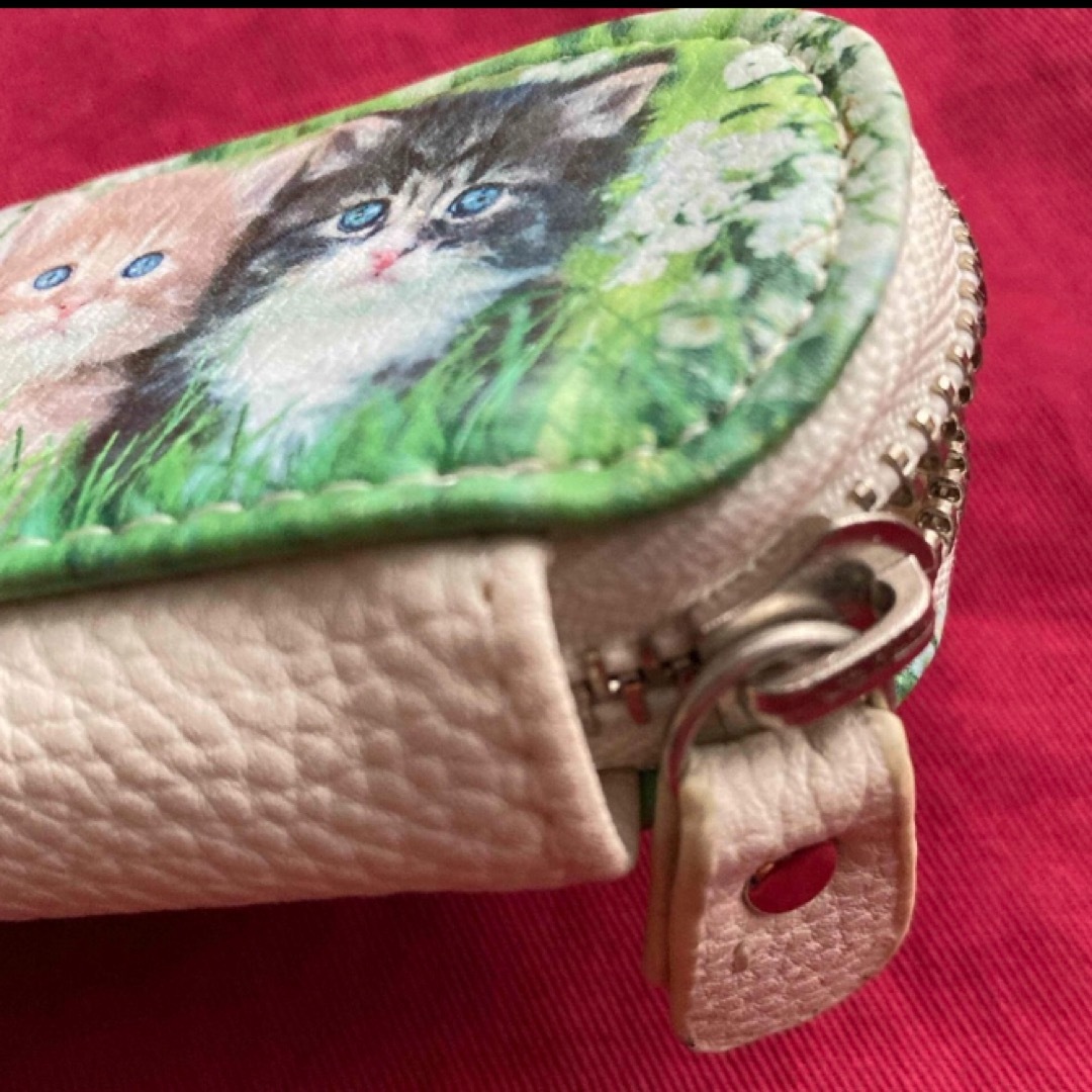 スマートキーケース　4連キーホルダー　フック付き　猫柄 レディースのファッション小物(キーホルダー)の商品写真
