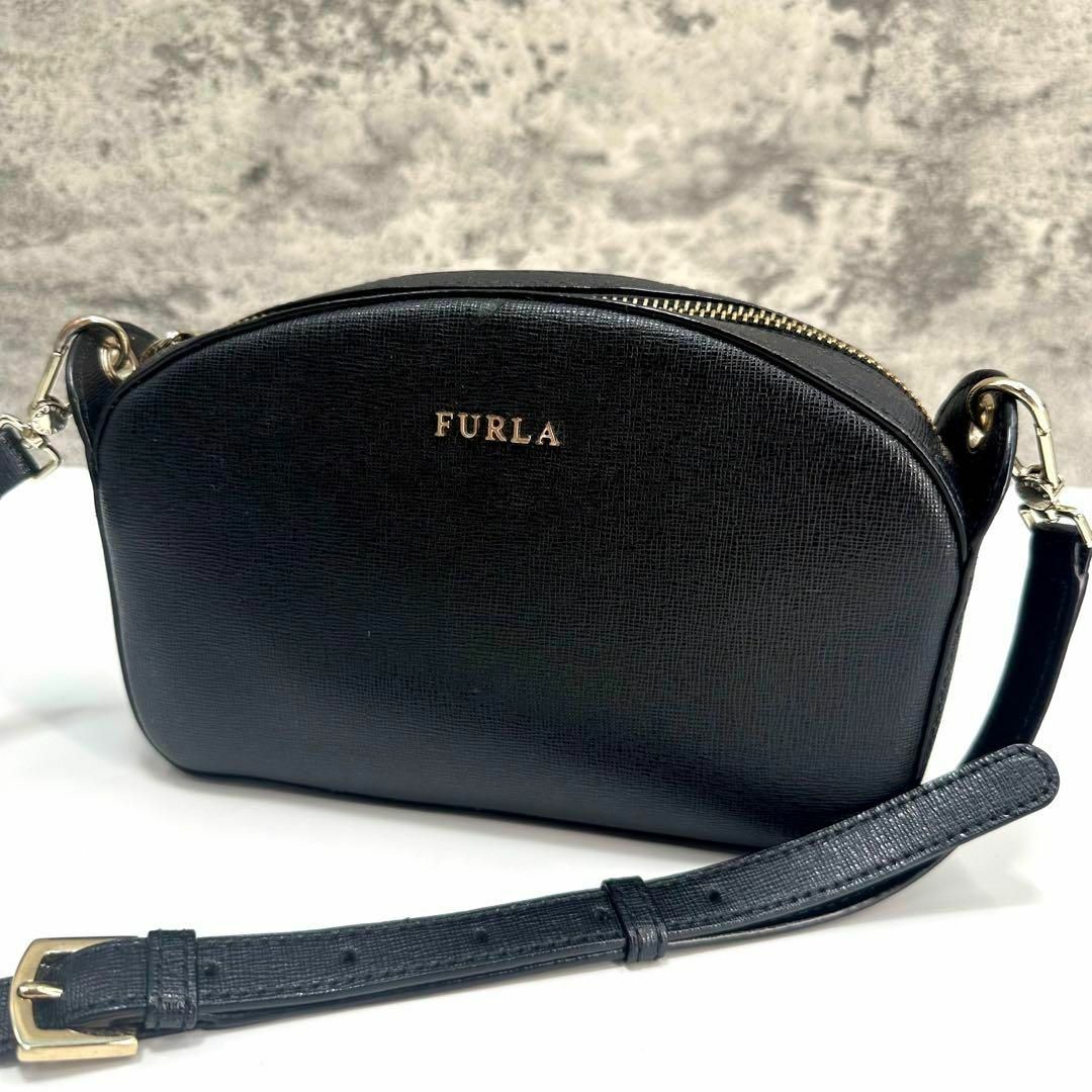 Furla(フルラ)の◆FURLA◆フルラ　ショルダーバッグ　カメラバッグ　レザー　黒　ゴールド金具 レディースのバッグ(ショルダーバッグ)の商品写真