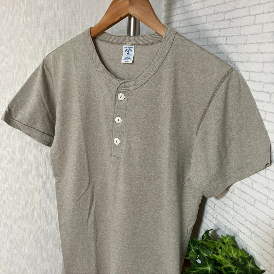 VELVA SHEEN(ベルバシーン)のベルバシーン　Tシャツ　ヘンリーネック　USA製 メンズのトップス(Tシャツ/カットソー(半袖/袖なし))の商品写真