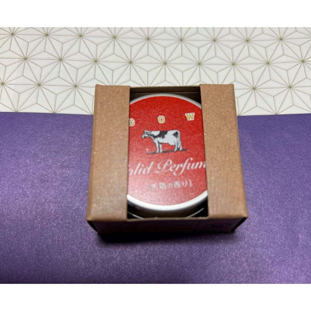 COW(カウブランド)の送料無料☘️ 24時間以内発送　牛乳石鹸  練り香水  カウブランド   赤箱 コスメ/美容の香水(ユニセックス)の商品写真