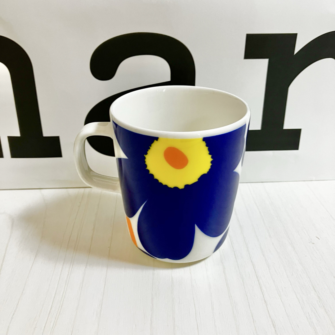 marimekko(マリメッコ)の【新品未使用】　マリメッコ Marimekko マグカップ 松屋銀座　ウニッコ インテリア/住まい/日用品のキッチン/食器(グラス/カップ)の商品写真