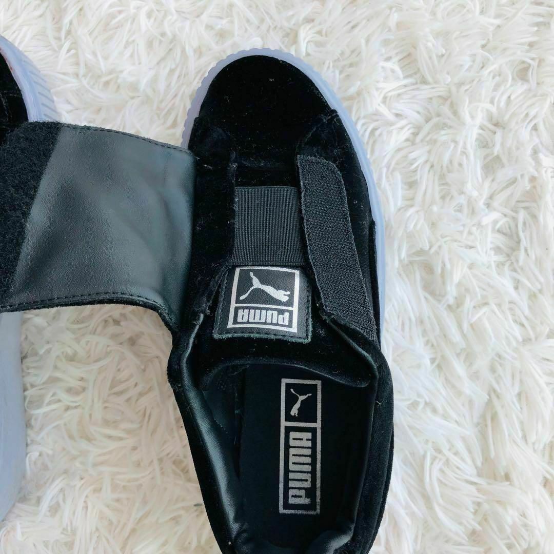 PUMA(プーマ)のプーマPUMA厚底スニーカー　ベロアブラックベルクロ黒22.5cm レディースの靴/シューズ(スニーカー)の商品写真