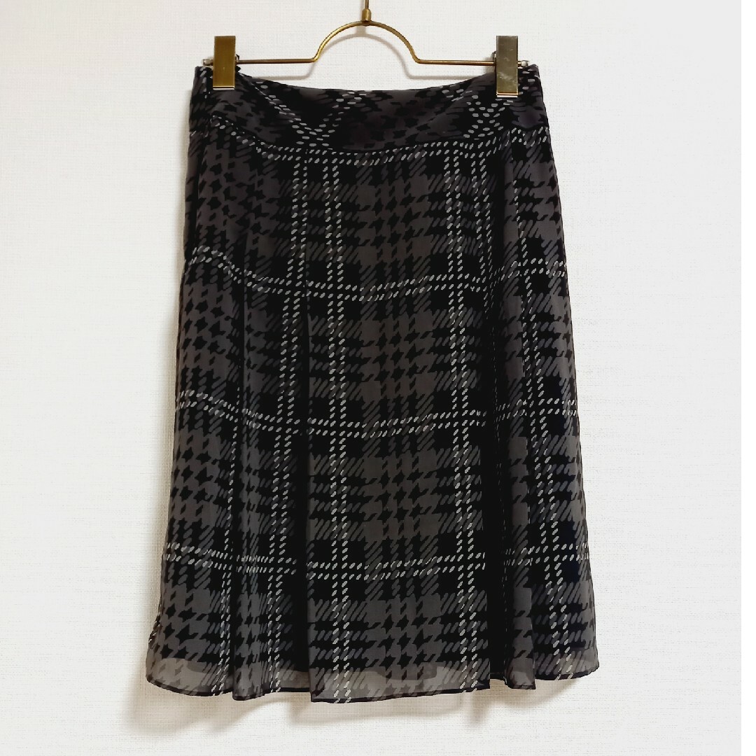 UNTITLED(アンタイトル)のスカート レディースのスカート(ひざ丈スカート)の商品写真