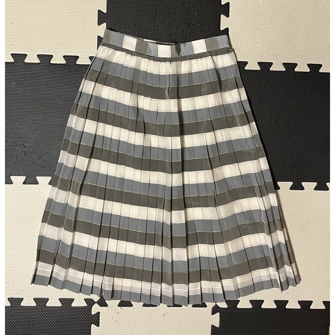 Claude Lema プリーツ スカート グレー ボーダー 縞 ITOKIN  レディースのスカート(ひざ丈スカート)の商品写真