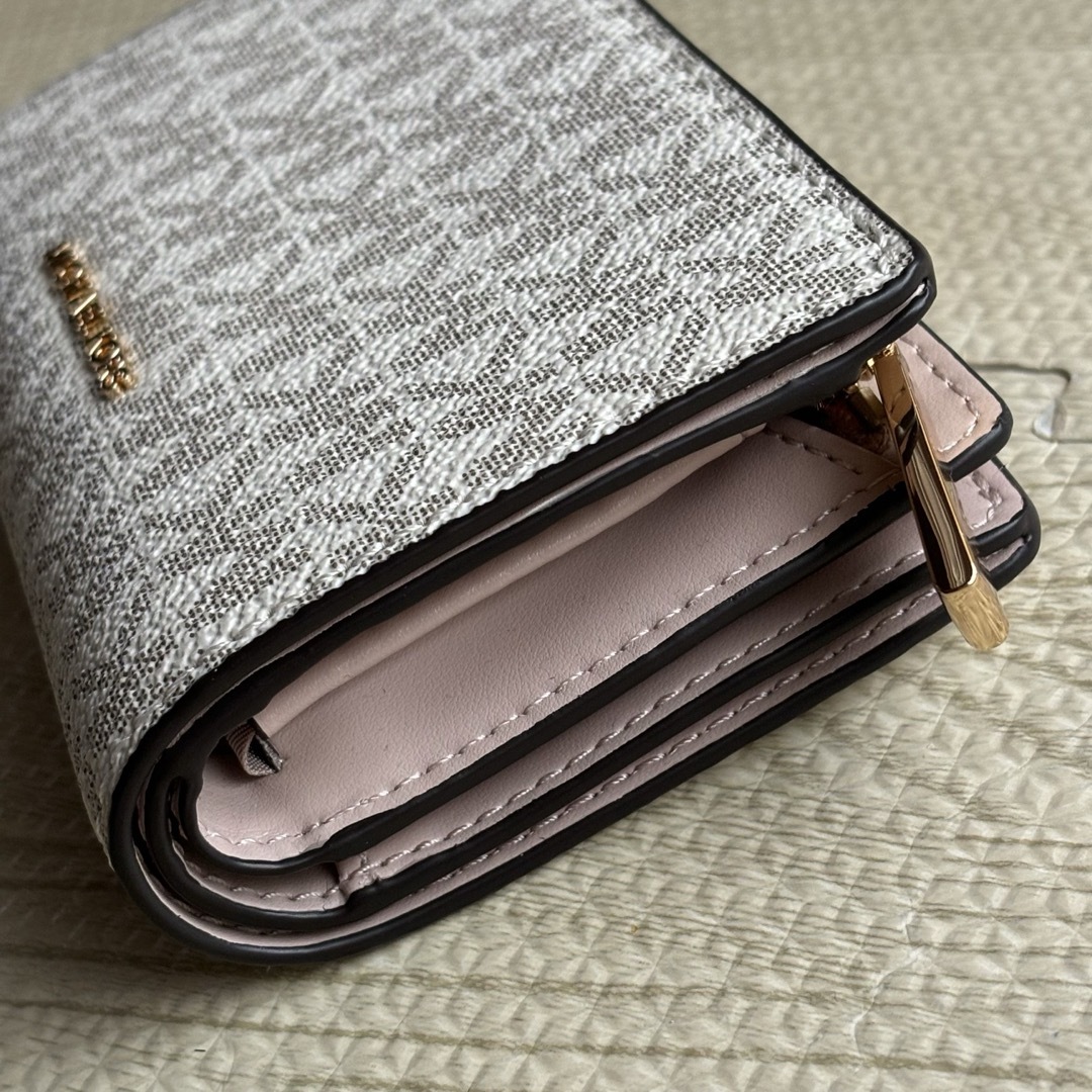 Michael Kors(マイケルコース)のマイケルコース 二つ折り財布 32F0G0KE8B MICHAEL KORS レディースのファッション小物(財布)の商品写真