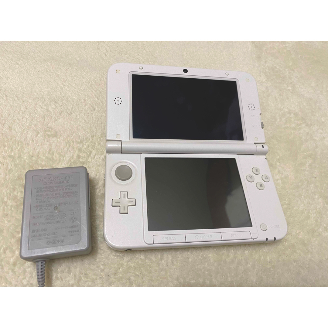 3DS LL【即決でお値引きあり】充電器付き エンタメ/ホビーのゲームソフト/ゲーム機本体(携帯用ゲーム機本体)の商品写真