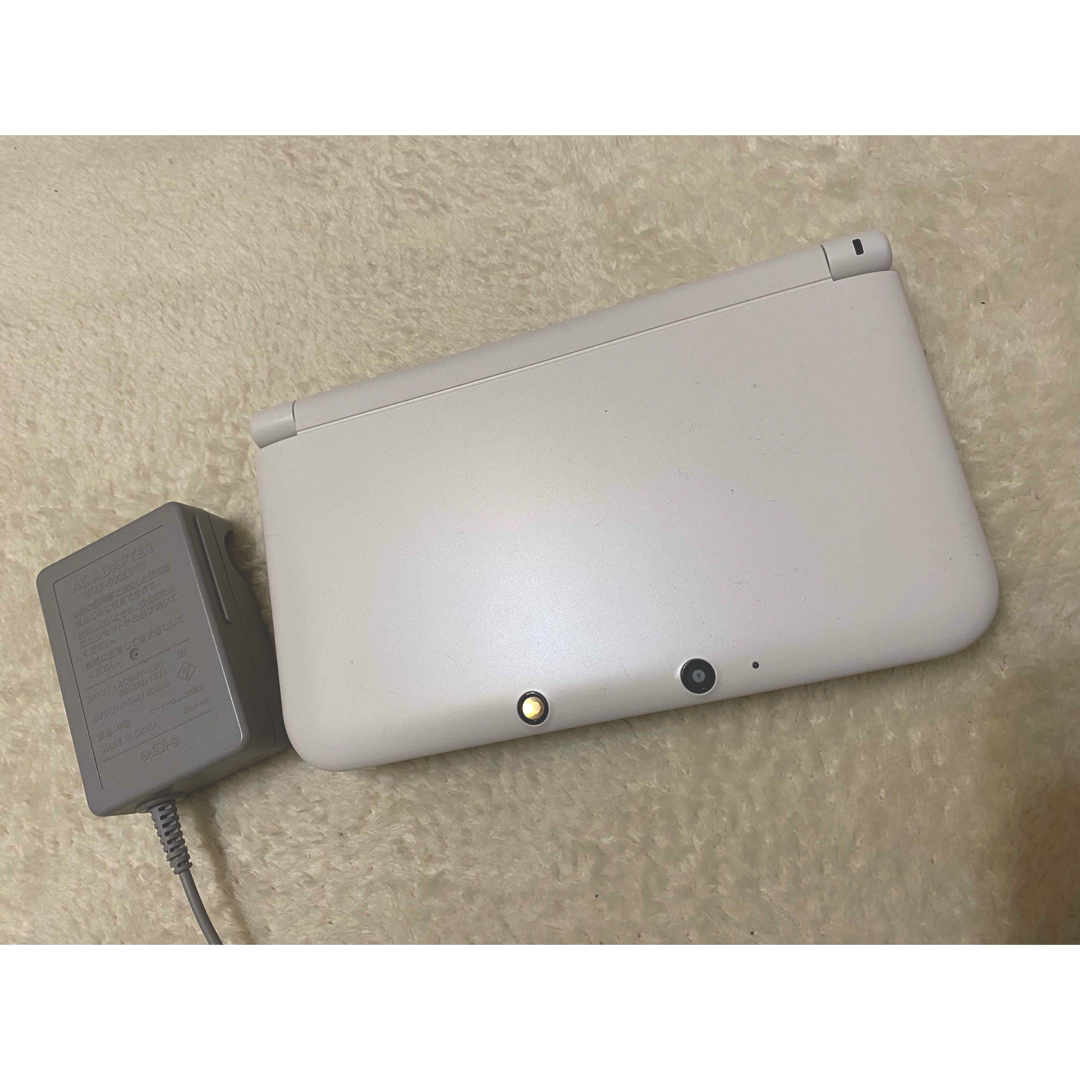 3DS LL【即決でお値引きあり】充電器付き エンタメ/ホビーのゲームソフト/ゲーム機本体(携帯用ゲーム機本体)の商品写真