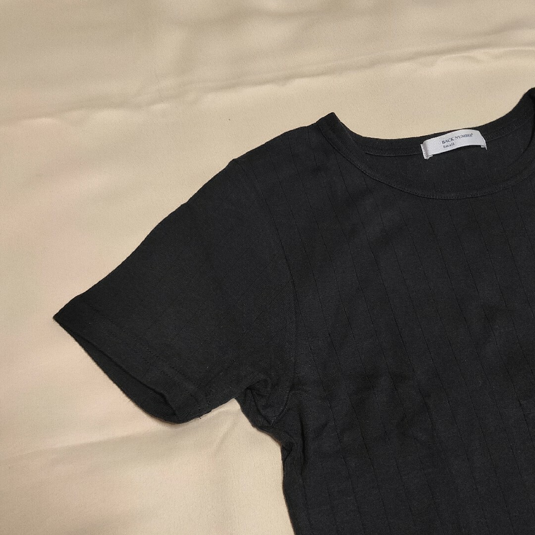 Right-on(ライトオン)のライトオン　バックナンバー　リブ　 半袖Tシャツ　無地　S　黒　ブラック　綿 レディースのトップス(Tシャツ(半袖/袖なし))の商品写真