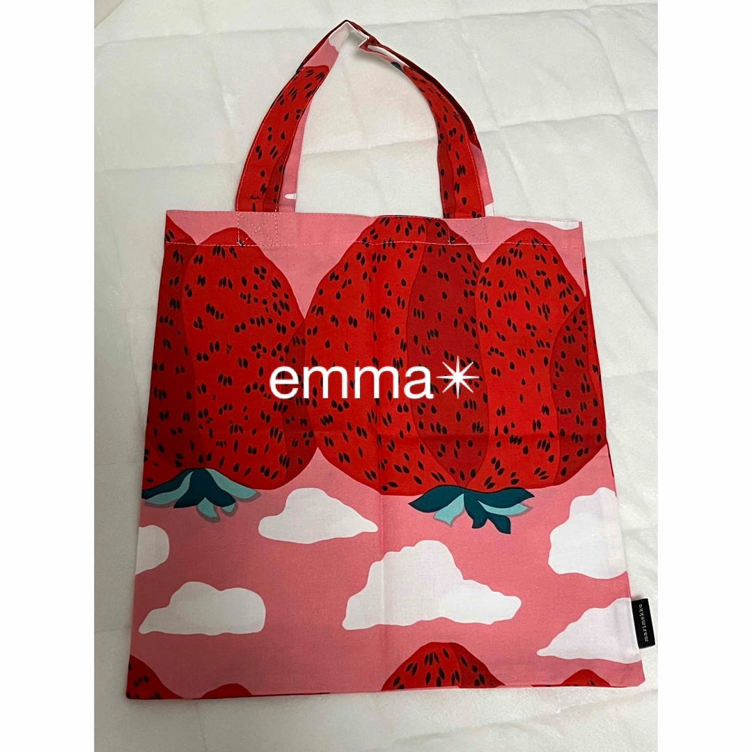 marimekko(マリメッコ)のマリメッコ マンシッカヴォレット トートバッグ エコバッグ イチゴ 花柄 レディースのバッグ(トートバッグ)の商品写真