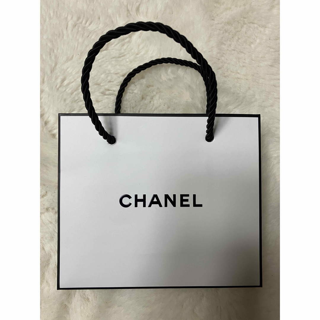 CHANEL(シャネル)のシャネル　ショップ袋　紙袋 レディースのバッグ(ショップ袋)の商品写真