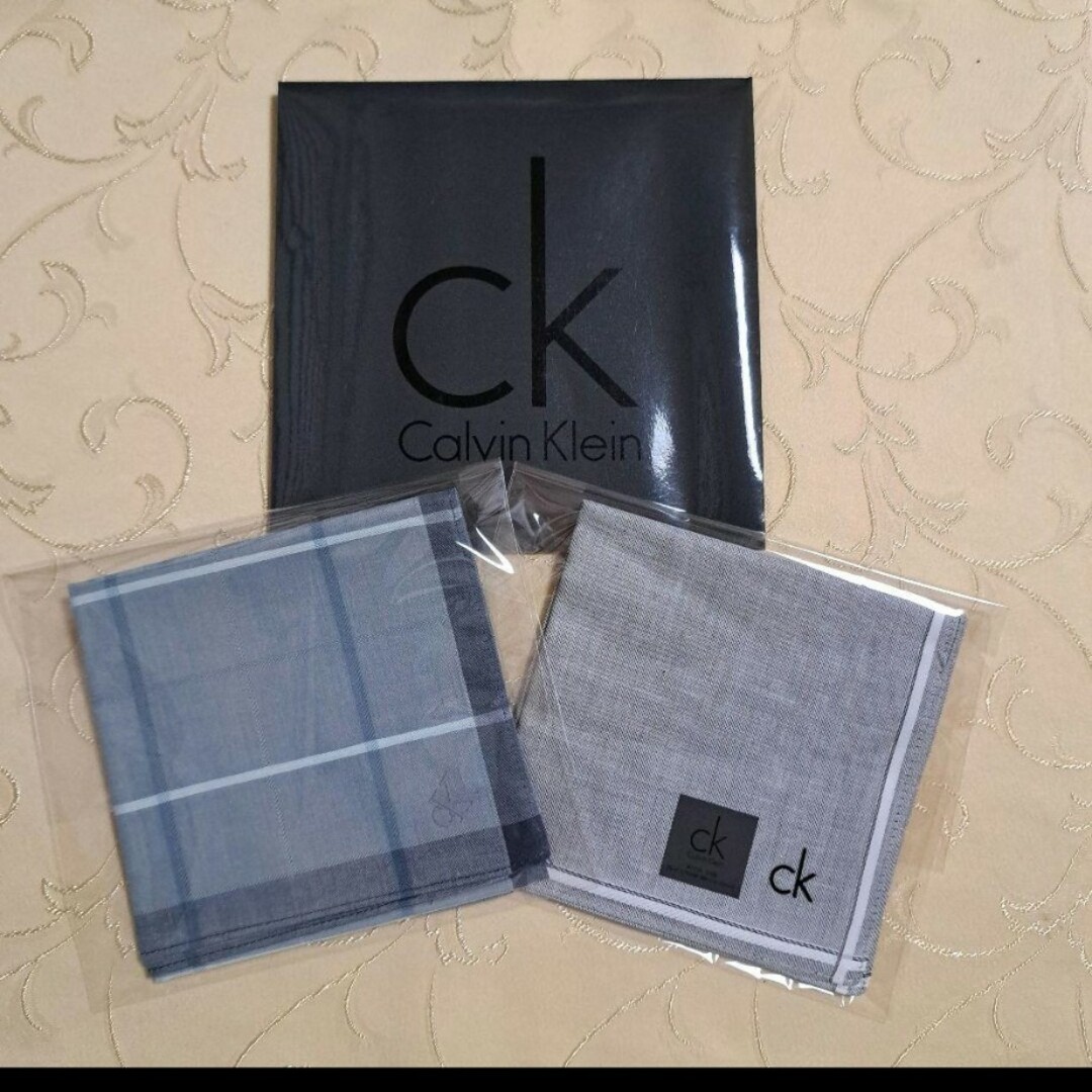 Calvin Klein(カルバンクライン)のCalvin Klein…ハンカチ…2枚 メンズのファッション小物(ハンカチ/ポケットチーフ)の商品写真