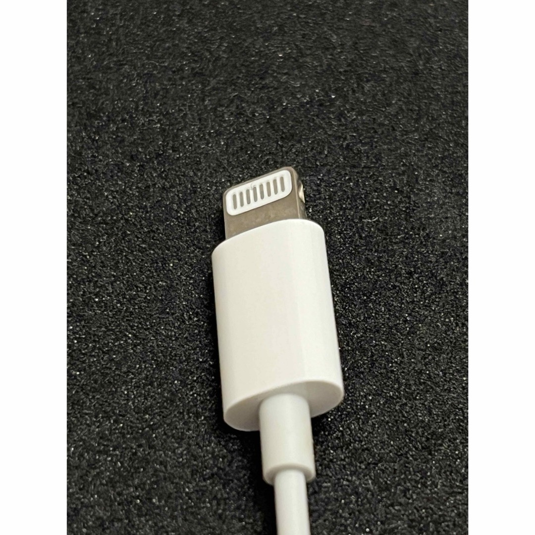 Apple(アップル)のApple純正イヤホン スマホ/家電/カメラのオーディオ機器(ヘッドフォン/イヤフォン)の商品写真