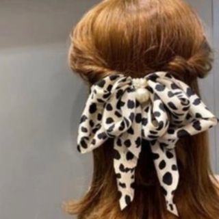 ❤️数量限定❤️ヘアアクセサリー りぼん 髪留め バレッタ カウ柄  パール(バレッタ/ヘアクリップ)