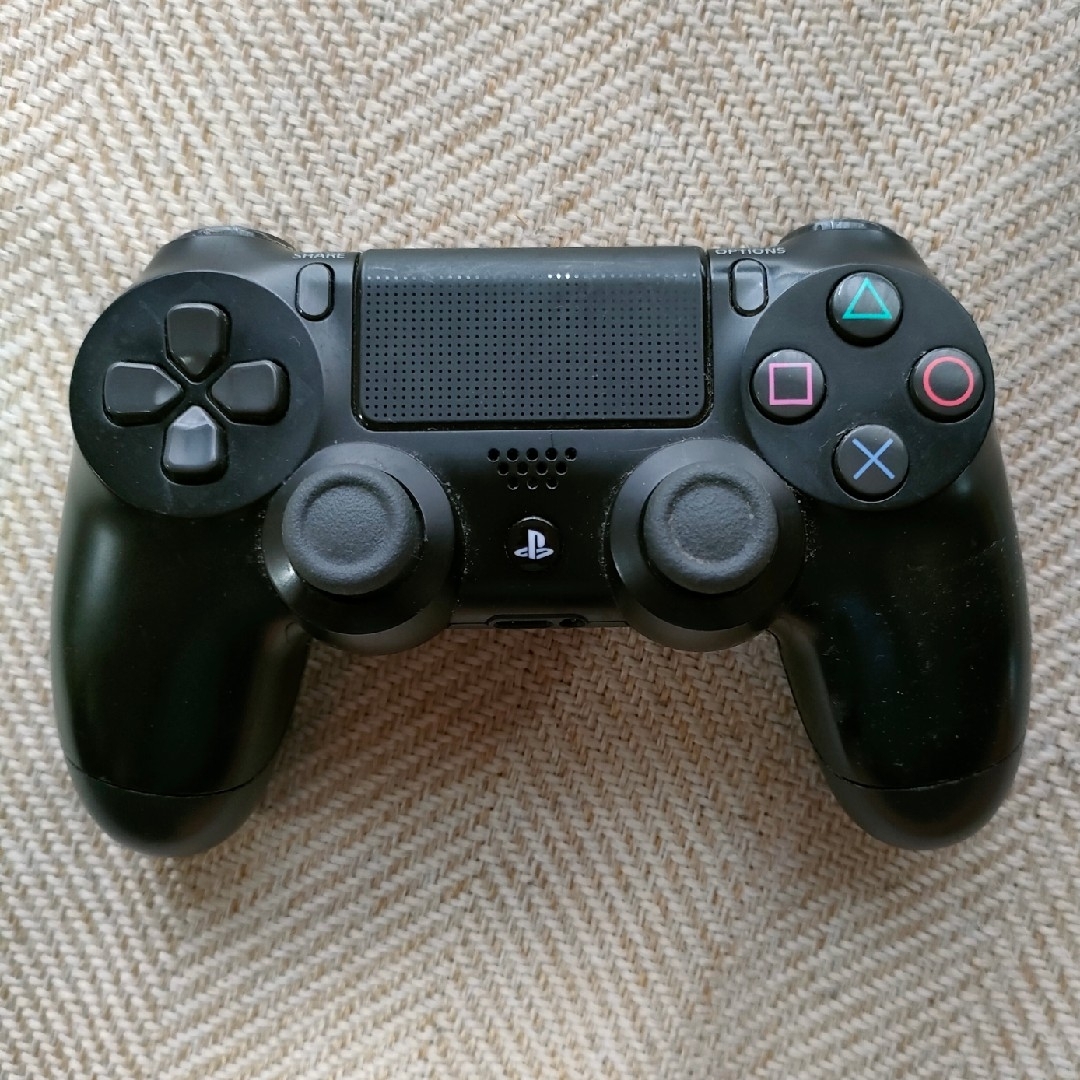 PS4　コントローラー DUALSHOCK 4 エンタメ/ホビーのゲームソフト/ゲーム機本体(家庭用ゲーム機本体)の商品写真