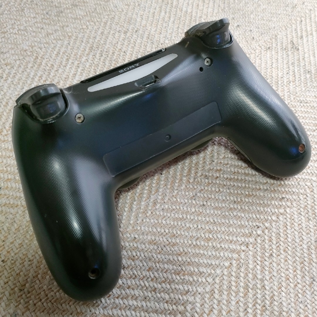 PS4　コントローラー DUALSHOCK 4 エンタメ/ホビーのゲームソフト/ゲーム機本体(家庭用ゲーム機本体)の商品写真