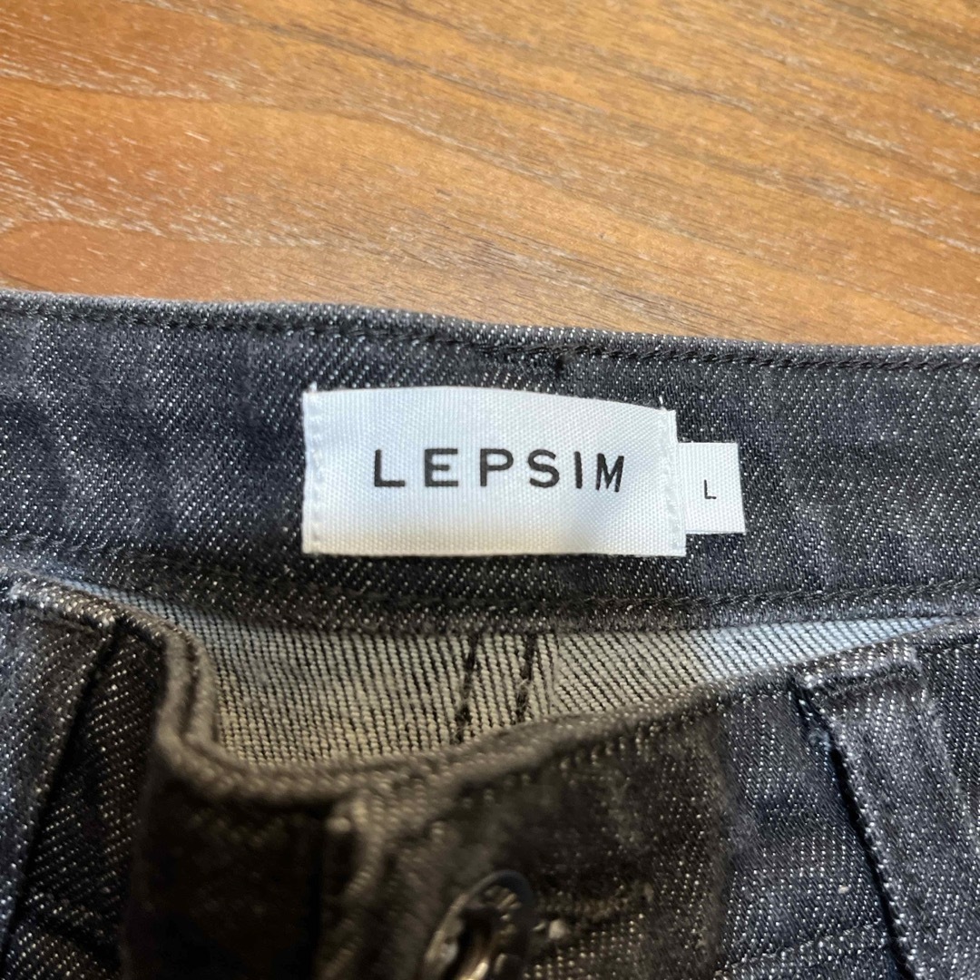 LEPSIM(レプシィム)のブラックデニムパンツ レディースのパンツ(デニム/ジーンズ)の商品写真