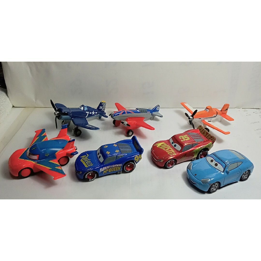 Takara Tomy(タカラトミー)のトミカDisneyカーズ４台プレーンズ4機 エンタメ/ホビーのおもちゃ/ぬいぐるみ(ミニカー)の商品写真