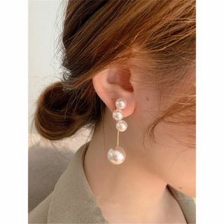 パールデザインぶらぶら煌めく♪豪華なゴールドk18色ピアス★１点投入で気品溢れる(ピアス)