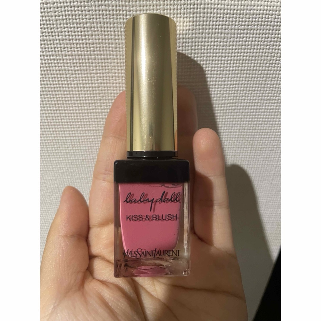 Yves Saint Laurent(イヴサンローラン)のイヴ・サンローラン キッス＆ブラッシュkiss&blush 8.ピンクエドニスト コスメ/美容のベースメイク/化粧品(リップグロス)の商品写真