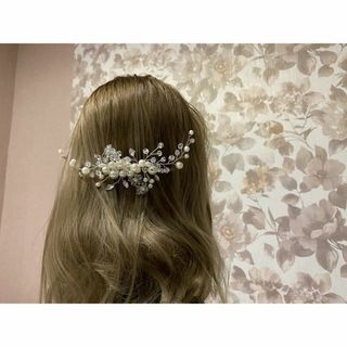 １点投入で華やぐ★パールデザイン＆ラインストーン シルバー髪飾りヘアコームアクセ(その他)