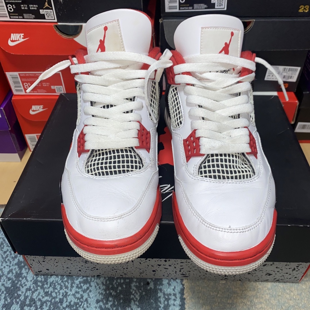 NIKE(ナイキ)のNike Air Jordan 4 Retro OG "Fire Red" メンズの靴/シューズ(スニーカー)の商品写真