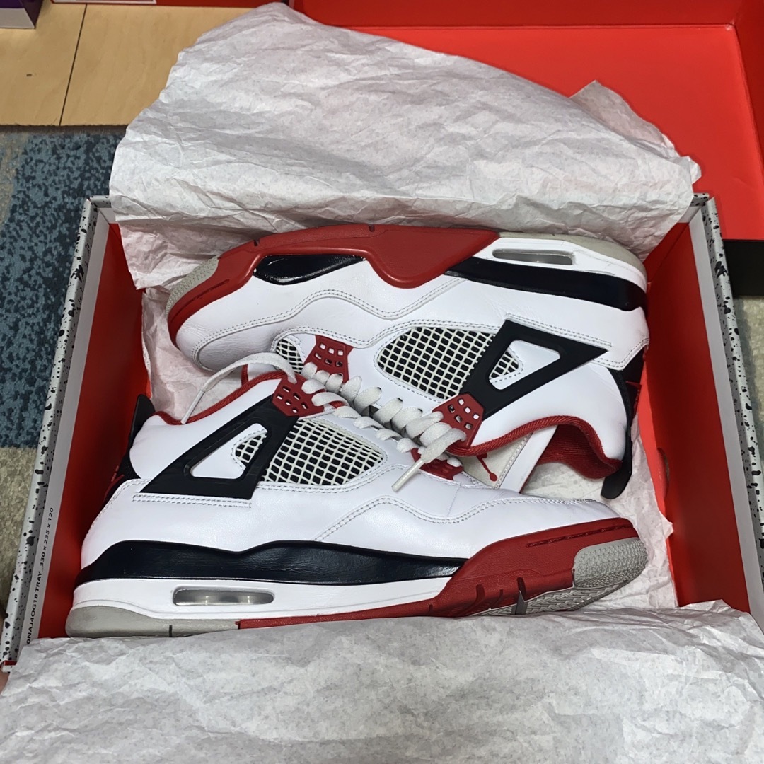 NIKE(ナイキ)のNike Air Jordan 4 Retro OG "Fire Red" メンズの靴/シューズ(スニーカー)の商品写真