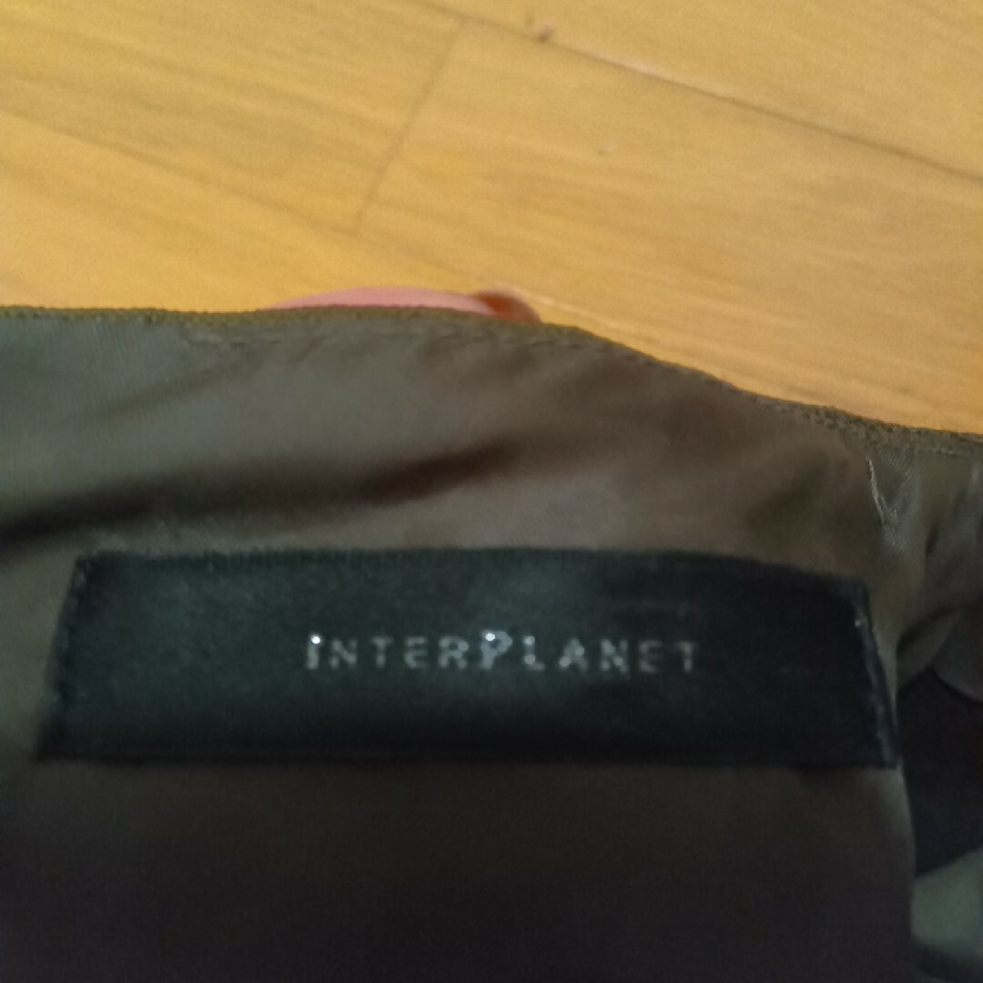 INTERPLANET(インタープラネット)のインタープラネット　カーキ色ワンピース レディースのワンピース(ひざ丈ワンピース)の商品写真